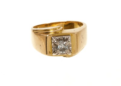 Lot 709 - Gentleman's 18ct gold diamond signet ring with a brilliant cut diamond estimated to weigh approximately 0.50cts