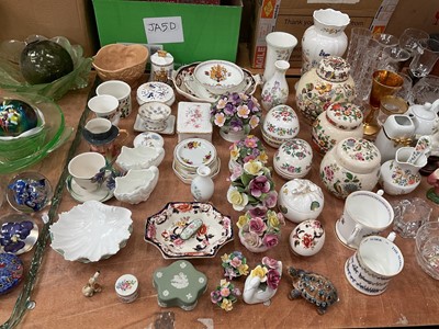 Lot 591 - Group of decorative ceramics to include Aynsley, RoyalcWorcester and Wedgwood.