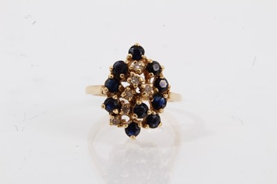 Lot 701 - Diamond and sapphire asymmetric ring