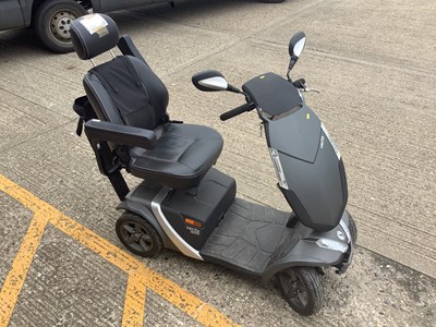 Lot 5 - Rascal Vecta Sport mobility scooter together with Key and charger
