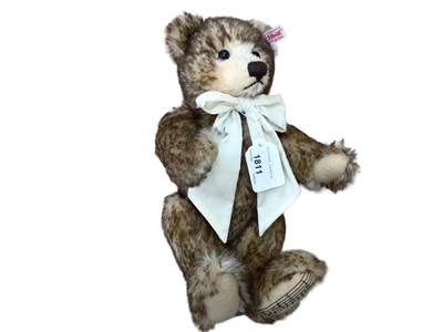 Lot 1811 - Steiff Musical English Bear no. 660979.  This bear plays the German National Anthem instead of Land of Hope and Glory. Unusual.