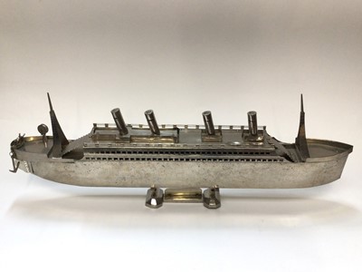 Lot 2466 - Titanic chrome model