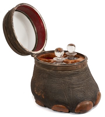 Lot 914 - Elephant foot decanter box