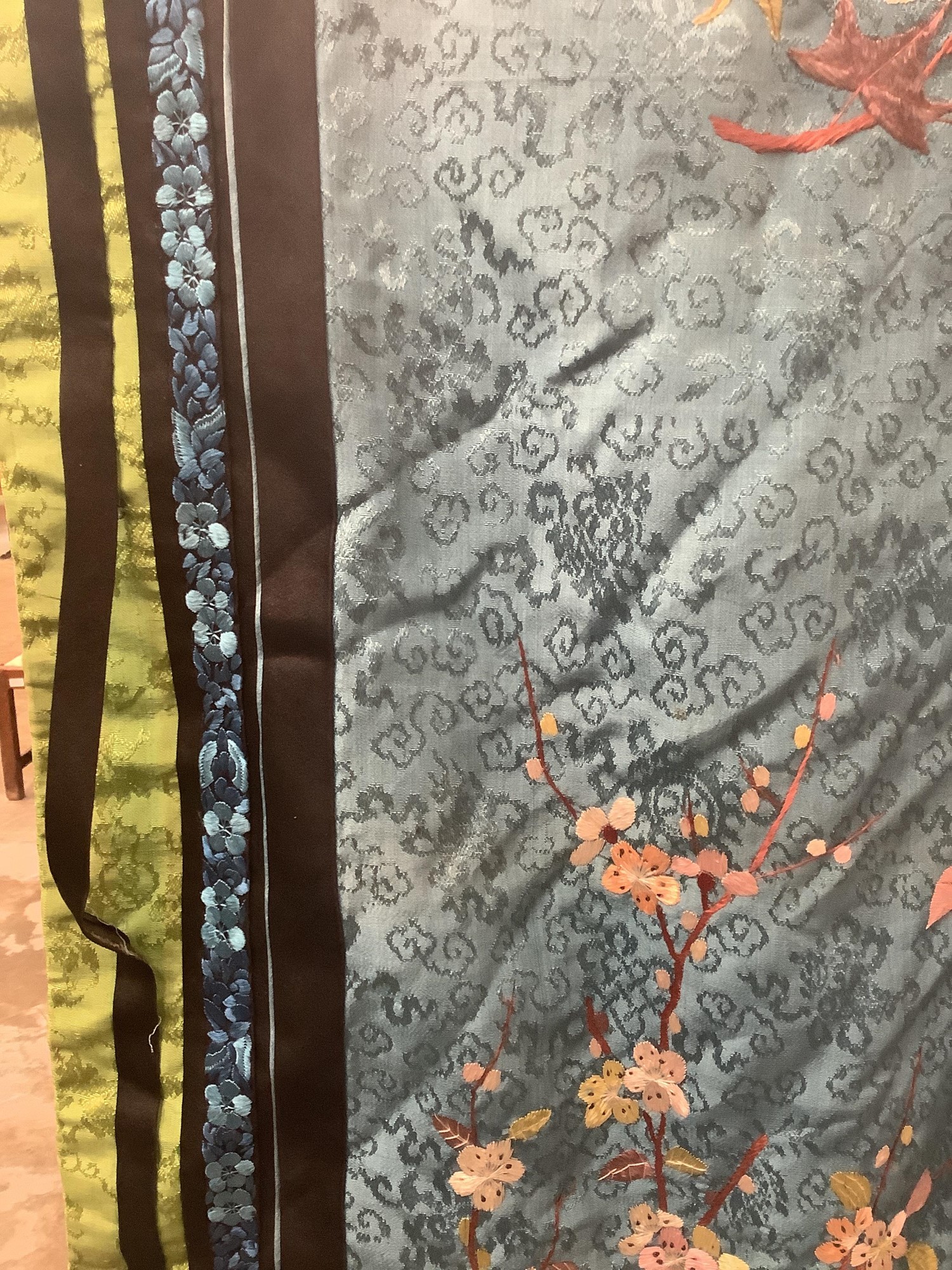 Lot 2169 - Women's Chinese embroidered blue silk