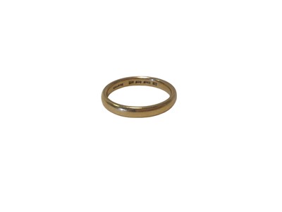 Lot 58 - 22ct gold wedding ring
