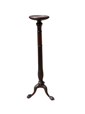 Lot 117 - Edwardian mahogany torchere stand