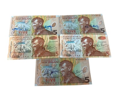 Lot 531 - New Zealand - Reserve Bank of New Zealand orange & brown Five Dollar banknotes
