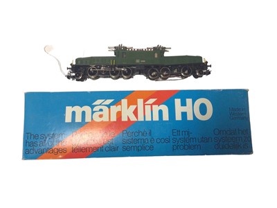 Lot 1853 - Marklin HO gauge 3 rail locomotives SBB green Be6/8 11 Crocodile electric locomotive, No.13303 and CE800 Swiss green electric locomotive No.E6302 ( unboxed) (2)