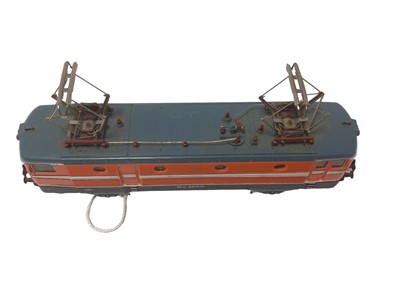 Lot 1855 - Marklin HO gauge 3 rail locomotives including Swedish orange with white stripes electric locomotiveNo. Re 1010, DB maroon railbus, No.795 299-7 and another DB maroon railbus (unboxed) (3)