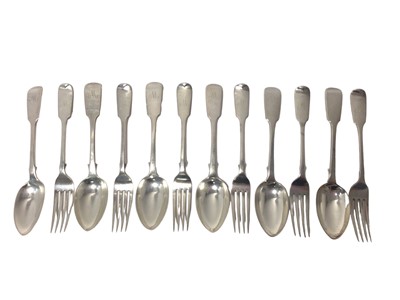 Lot 542 - Six pairs Victorian silver fiddle pattern dessert spoons and six matching dessert forks, 18ozs