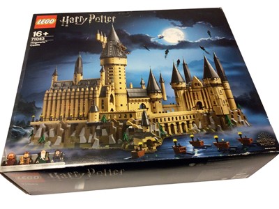 Lot 1869 - Lego Harry Potter model kit "Hogwarts Castle", in original box, No.71043