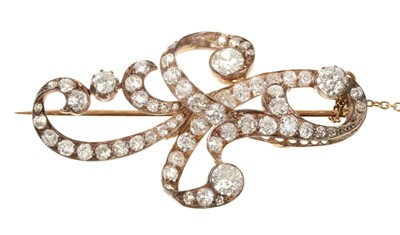 Lot 305 - Late Victorian diamond brooch