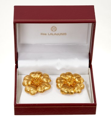 Lot 605 - Pair of 18ct yellow gold flower earrings by Ilias Lalaounis