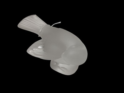 Lot 1104 - Lalique frosted glass model of a bird