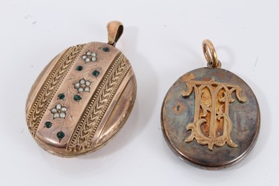 Lot 713 - Four Victorian lockets