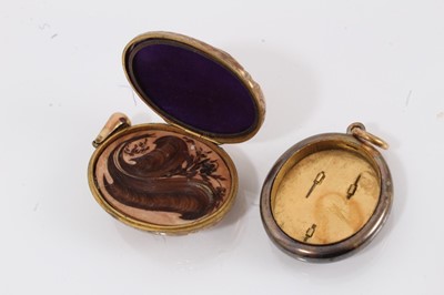 Lot 713 - Four Victorian lockets