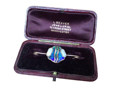 Lot 169 - Art Nouveau 9ct gold, enamel and mother of pearl bar brooch