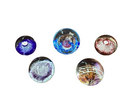 Lot 107 - Five Selkirk glass paperweights by Peter Holmes, mostly dated