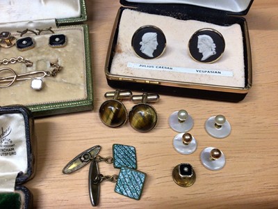 Lot 173 - Set of four 9ct gold and black onyx dress studs with 18ct white gold borders in fitted leather box and others