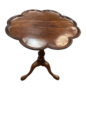 Lot 1541 - Antique tilt-top wine table