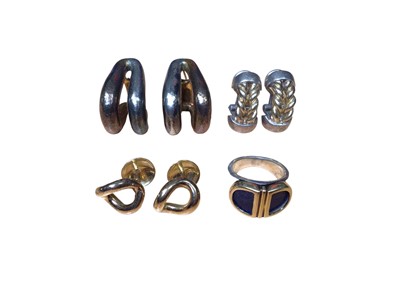 Lot 221 - Pair of yellow metal abstract hoop stud earrings, two pairs of silver half hoop earrings and a silver ring with lapis lazuli panels