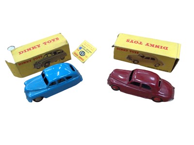 Lot 1929 - Dinky diecast models including Ford Fordor Sedan, No.170, Studebaker Land Cruiser, No.172, Standard Vanguard Saloon, No.16, Austin Somerset Saloon, No.161 Rover 75 Saloon, No.156 (5)