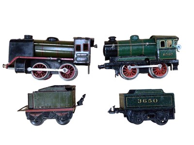 Lot 1947 - Railway O gauge Marklin 0-4-0 locomotive tinplate clockwork, one other 0-4-0 locomotive and rolling stock (Qty)