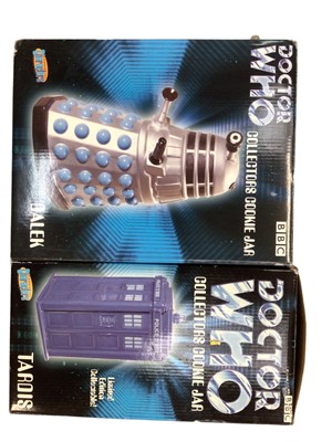 Lot 1951 - Dr Who large collection of figures, Dalek models, cookie jars, jigsaws etc. all on original condition (4 boxes)