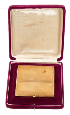 Lot 622 - Continental 14ct gold cigarette case with engraved decoration, in original fitted case.