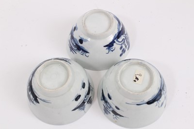 Lot 332 - Three Worcester blue and white 'Cannonball' pattern tea bowls and saucers