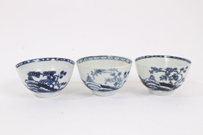 Lot 332 - Three Worcester blue and white 'Cannonball' pattern tea bowls and saucers