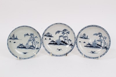 Lot 332 - Three Worcester blue and white 'Cannonball' pattern tea bowls and saucers