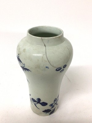 Lot 333 - A Liverpool blue and white porcelain vase