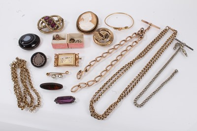 Lot 716 - Group of antique jewellery to include a Georgian clasp/brooch, cameo brooch, gilt metal chains and sundry jewellery