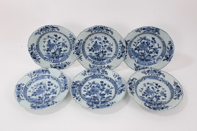 Lot 376 - Set of six 18th century Chinese blue and white porcelain dishes, decorated with a fence pattern, 23cm diameter