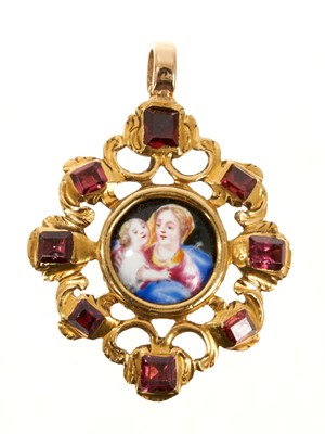 Lot 731 - Antique gold enamel and garnet pendant, the central polychrome enamel panel depicting Madonna and Child, in a gold mount with a border of flat-cut garnets in gold closed-back setting, 31mm.