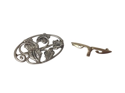 Lot 121 - Art Nouveau 9ct gold brooch and a silver foliate scroll brooch (London 1990)