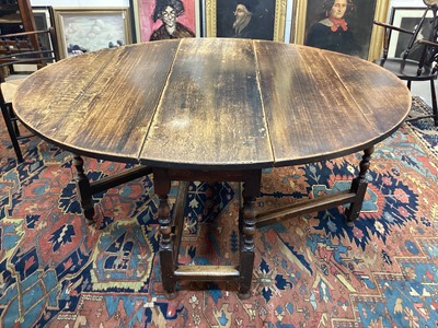 Lot 1567 - 18th century oval gateleg dining table