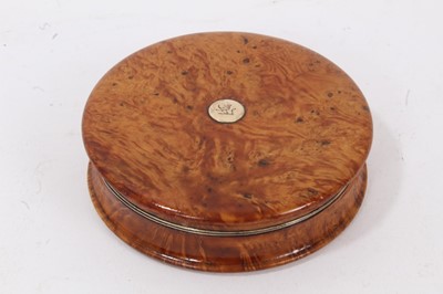 Lot 594 - George III burr wood table snuff box