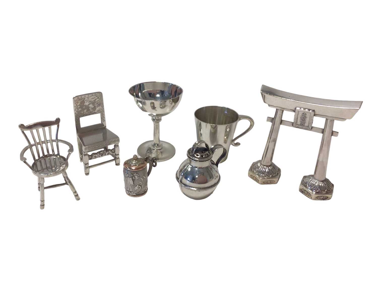 Micro Silver Set Lot 40 - Group of miniature silver items, including a