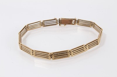 Lot 319 - 14ct gold bracelet