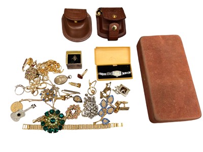 Lot 1118 - Group of costume jewellery and a jewellery box