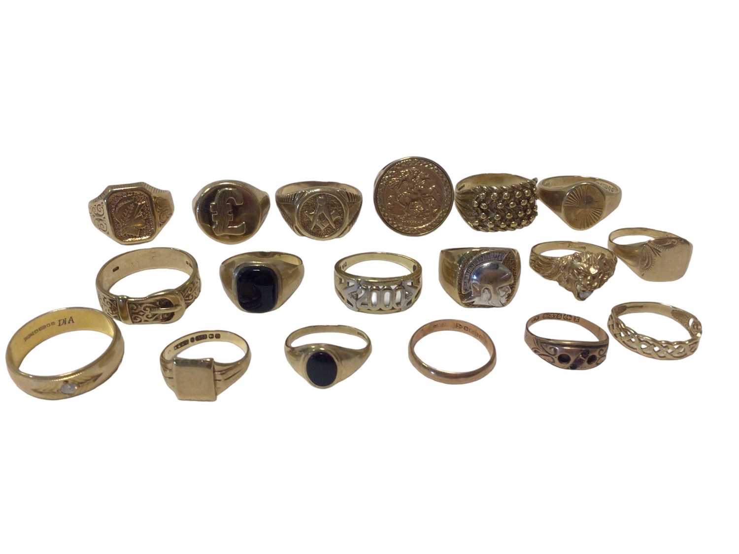 Lot 88 - Group of eighteen 9ct gold rings, including