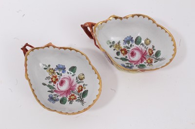 Lot 23 - Pair of shell shaped cups