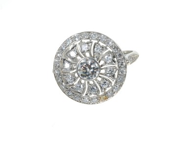 Lot 307 - Art Deco diamond cocktail ring