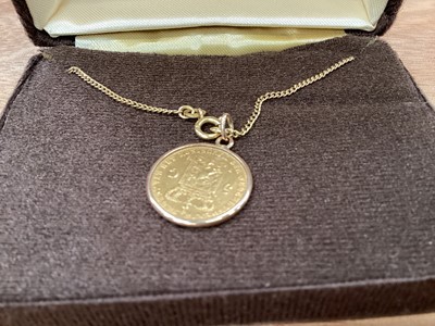 Lot 425 - World - Mixed coins & banknotes to include Netherlands gold 5 Gulden 1826B VF set in yellow metal mount with 18ct gold chain (N.B. Total Wt. 9.5gms) & other issues (Qty)