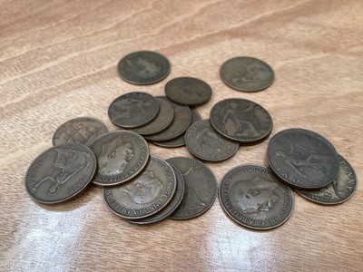 Lot 425 - World - Mixed coins & banknotes to include Netherlands gold 5 Gulden 1826B VF set in yellow metal mount with 18ct gold chain (N.B. Total Wt. 9.5gms) & other issues (Qty)