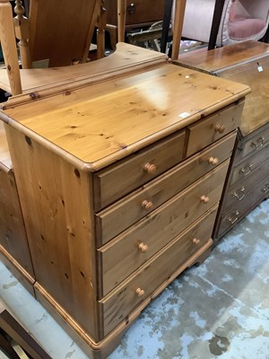 Lot 1356 - Pine chest