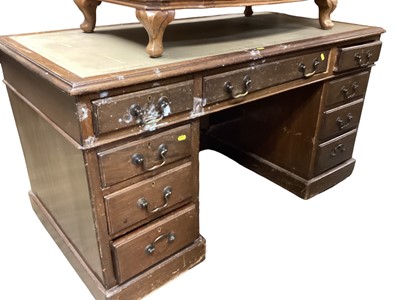 Lot 1270 - Pedestal desk.