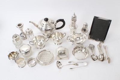 Lot 253 - Selection of miscellaneous silver